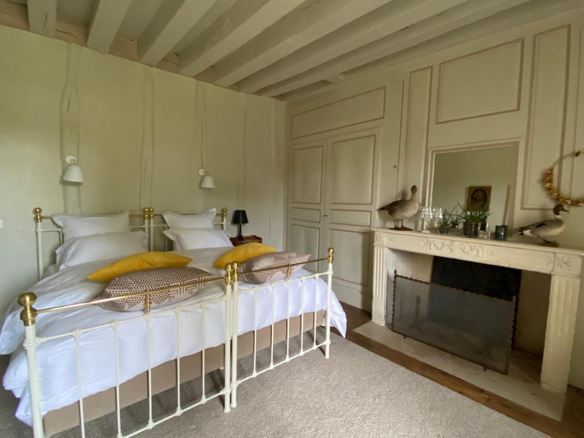 Domaine De Poulaines Pres Valencay Val De Loire Berry Villa Room photo