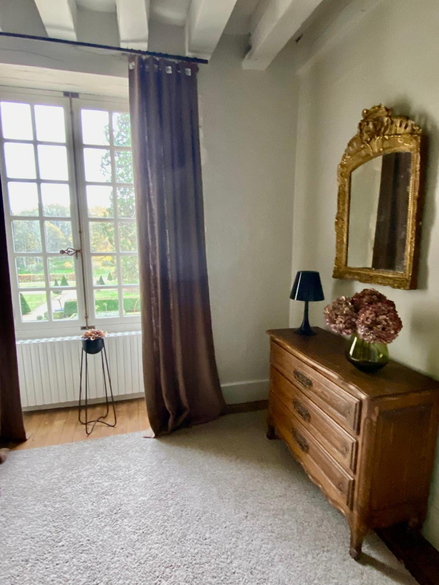 Domaine De Poulaines Pres Valencay Val De Loire Berry Villa Room photo